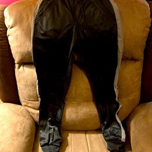 Boy’s Size 8 Youth Joggers